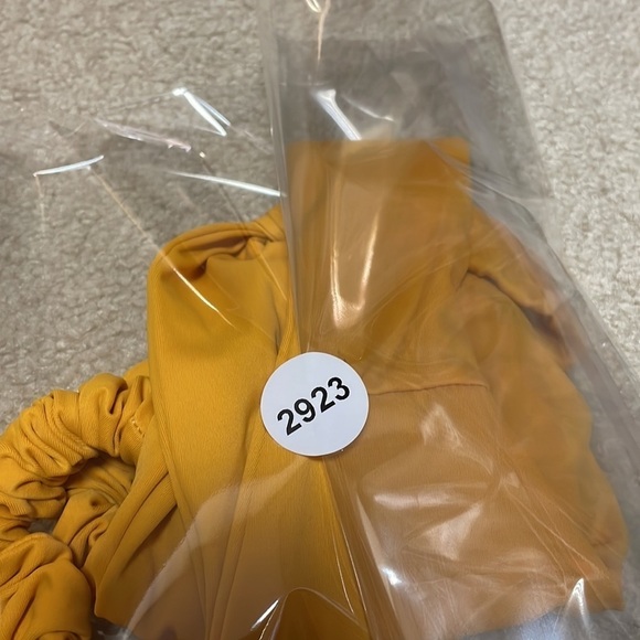 NWOT Ayra Swim Mimosa center knit ruched strap bikini top 12923 - Picture 7 of 7